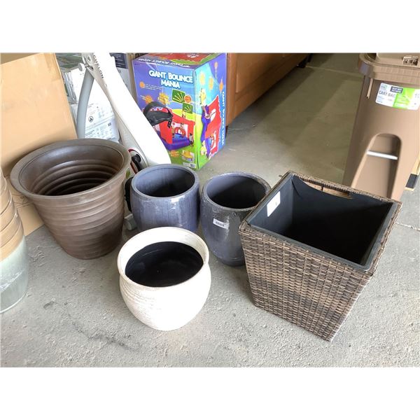 Lot of 5 Assorted Planters