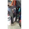 Image 1 : 2 water coolers, humifier and vacuum - store returns