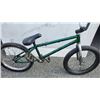 Image 3 : GREEN/SILVER NO BRAND BIKE