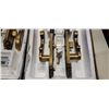 Image 2 : 2 door handles with keys