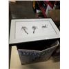 Image 2 : 2 boxes of vintage prints and bottles