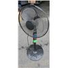 Image 2 : Black floor fan
