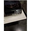 Image 3 : Realistic Clarinette 85 8-track/ record player/ radio