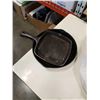 Image 2 : Rocket grill with replacements and 2 cast iron pans