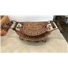 Image 2 : LOT OF WICKET DECOR, CARVED WOOD AFRICAN FIGURES AND METAL GARDEN DECORATION