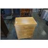 Image 2 : 4 drawer dresser - 27 inches wide x 17 deep x 37 tall