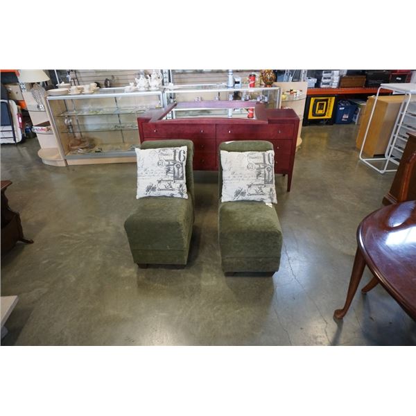 2 microfiber accent chairs with pillows