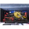 Image 2 : GREY RUBBERMAID TOOLBOX WITH TOOLS