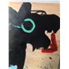 Image 5 : The Upside Dell (Kevin Hart) Painting Movie Props