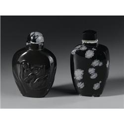 Two Chinese snuff bottles