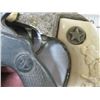 Image 2 : 2 SMALL CAP GUNS & THE HOLSTER