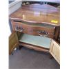 Image 2 : SMALL SINGLE DRAWER 2 DOOR ANTIQUE CABINET