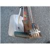 Image 2 : BUNDLE OF GARDEN TOOLS