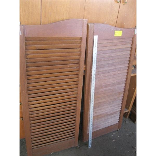 PAIR OF LOUVERED SALOON DOORS