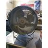 Image 1 : COMMERCIAL FAN