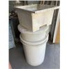 Image 1 : 4 FOOD GRADE BARRELS & PLASTIC SINK WITH LEGS