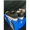 Image 2 : NEW WITH BOX ADIDAS SLIP ON SHOES SIZE 8.5