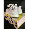 Image 2 : NEW WITH BOX ADIDAS ULTRA BOOST SIZE 9
