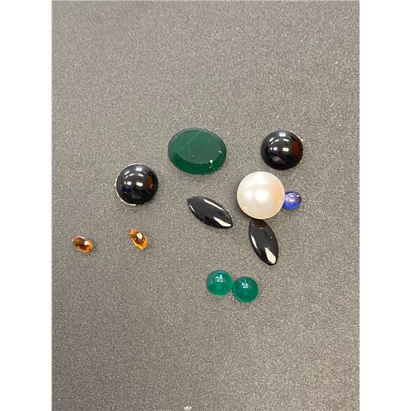 ASSORTED GEMSTONES (ONYX, CITRINE, PEARL, ETC)