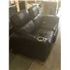 Image 2 : 2 BLACK LEATHER ELECTRIC RECLINER CHAIRS