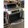 Image 3 : KITCHENAID ELECTRIC STOVE WITH CONVECTION OVEN MISSING 1 KNOB