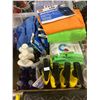 Image 2 : BOX LID OF MICROFIBER CLOTHS, RAIN-X WATER REPELLENT, SILICONE, CLEANERS, ETC
