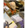 Image 2 : BOX LID OF FAUX FLOWERS, MIKE ENTERTAINMENT ROYAL BOBBLES BOBBLEHEADS