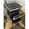 Image 2 : BLACK & STAINLESS ELECTROLUX INDUCTION STOVE MODEL UNKNOWN