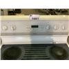 Image 3 : WHITE FRIGIDAIRE GALLERY STOVE MODEL PGLEF383AS4