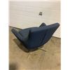 Image 2 : NAVY BLUE SWIVEL CHAIR