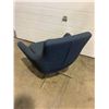 Image 2 : NAVY BLUE SWIVEL CHAIR