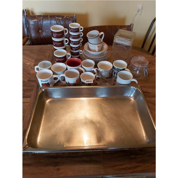 Cups - Saucers - Mugs - Jars & Roasting Pan