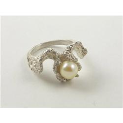 PEARL AND STERLING LADY'S RING