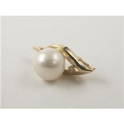 LADY'S 14K GOLD PENDANT CULTURED PEARL & DIAMOND