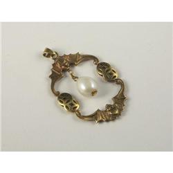 14K GOLD BAT AND PEARL PENDANT