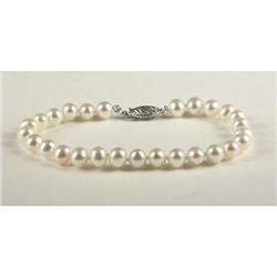 CULTURED PEARL BRACELET WITH 14K WHITE GOLD CLASP