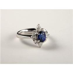 SAPPHIRE AND DIAMOND RING IN PLATINUM