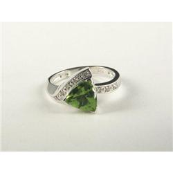 PERIDOT AND DIAMOND LADY'S RING IN 14K