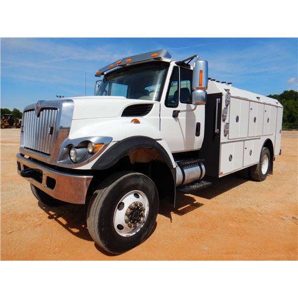 2014 INTERNATIONAL WORKSTAR 7400 Fuel / Lube Truck