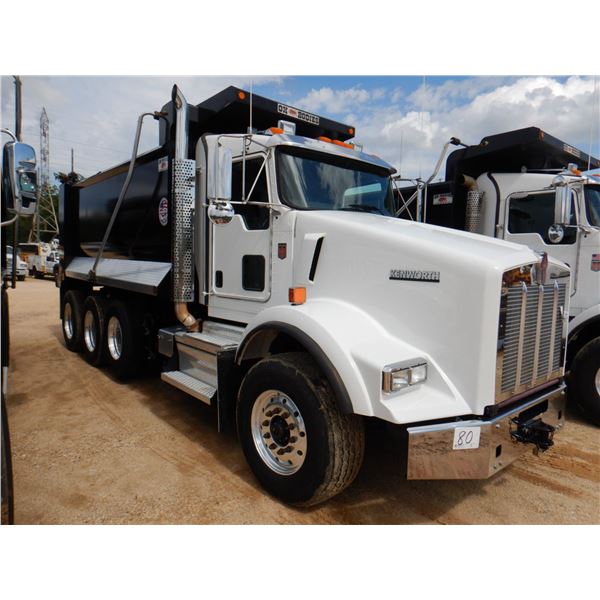 2020 KENWORTH T800 Dump Truck