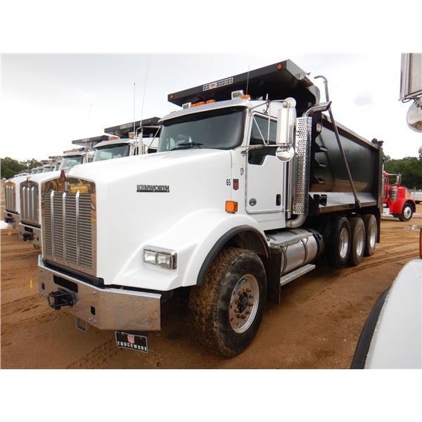 2020 KENWORTH T800 Dump Truck