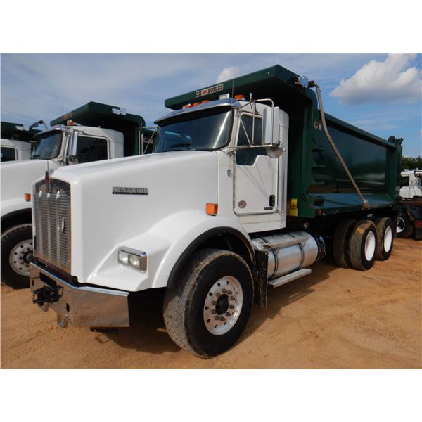 2019 KENWORTH T800 Dump Truck