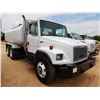 Image 4 : 1998 FREIGHTLINER FL80 Water Truck