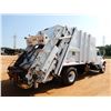 Image 3 : 2000 INTERNATIONAL 4700 Garbage / Sanitation Truck