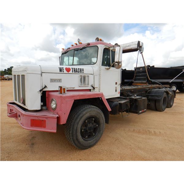 1990 INTERNATIONAL PAYSTAR 5000 Roll Off Truck