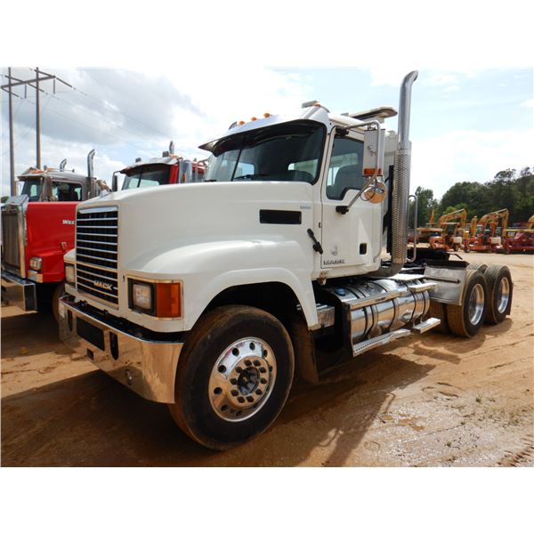 2016 MACK CHU613 Day Cab Truck