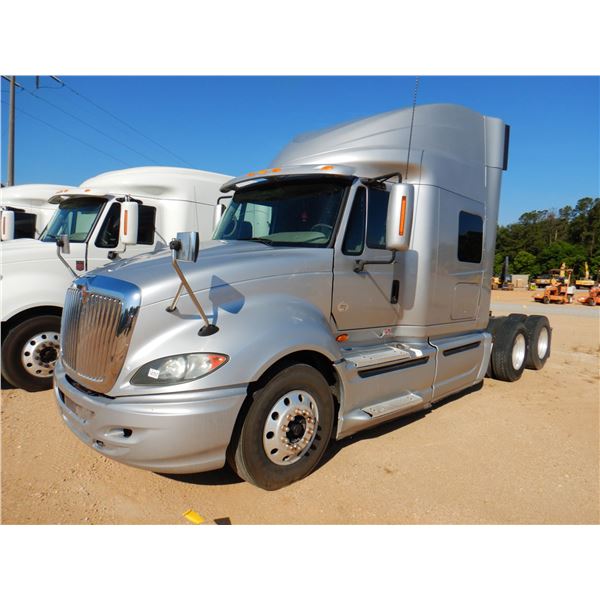 2011 INTERNATIONAL PROSTAR Sleeper Truck