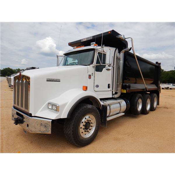2020 KENWORTH T800 Dump Truck