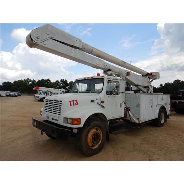 2000 INTERNATIONAL 4700 Bucket Truck