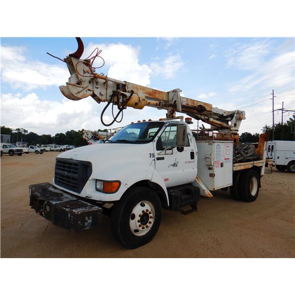 2000 FORD F750 Digger Derick Truck